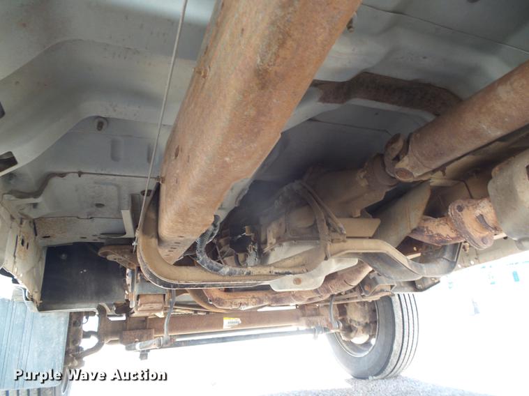 image for item DF2896 1999 Ford F450 Super Duty flatbed truck