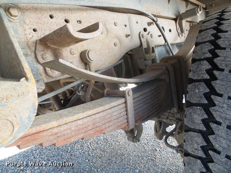 image for item DF2896 1999 Ford F450 Super Duty flatbed truck