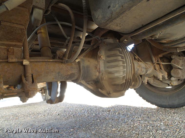 image for item DF2896 1999 Ford F450 Super Duty flatbed truck