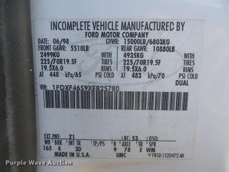 image for item DF2896 1999 Ford F450 Super Duty flatbed truck