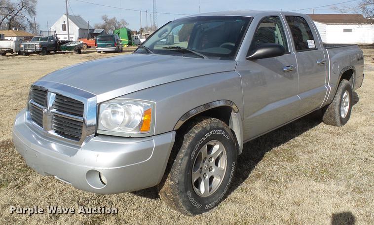 image for item DF2897 2006 Dodge Dakota Quad Cab pickup truck