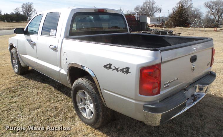 image for item DF2897 2006 Dodge Dakota Quad Cab pickup truck