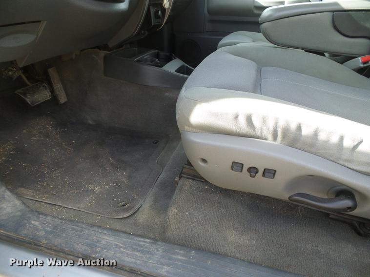 image for item DF2897 2006 Dodge Dakota Quad Cab pickup truck