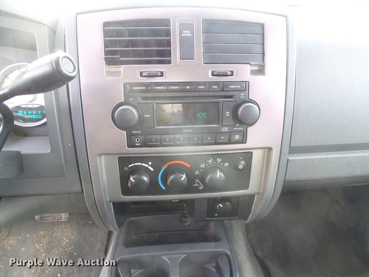 image for item DF2897 2006 Dodge Dakota Quad Cab pickup truck