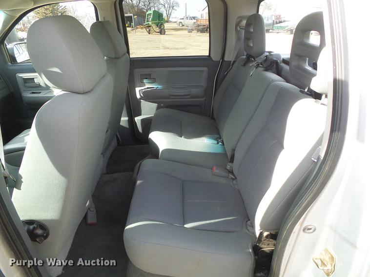 image for item DF2897 2006 Dodge Dakota Quad Cab pickup truck