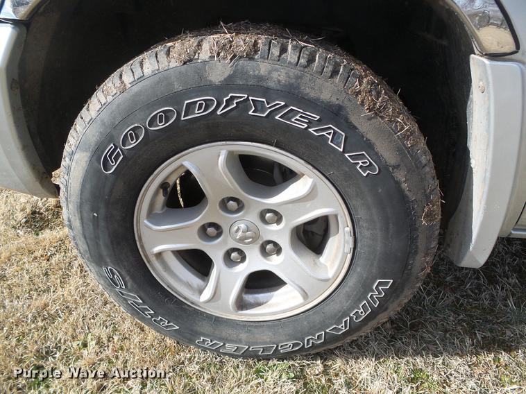 image for item DF2897 2006 Dodge Dakota Quad Cab pickup truck