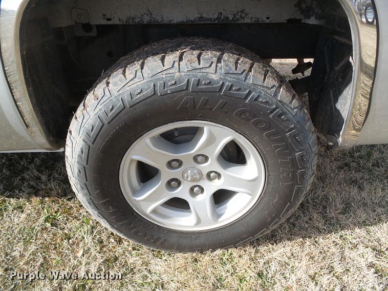 image for item DF2897 2006 Dodge Dakota Quad Cab pickup truck