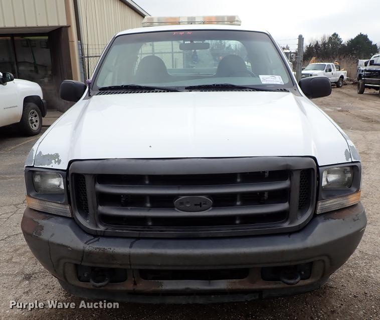 image for item DF8672 2003 Ford F250 Super Duty SuperCab utility bed pickup truck