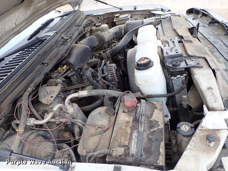 image for item DF8672 2003 Ford F250 Super Duty SuperCab utility bed pickup truck