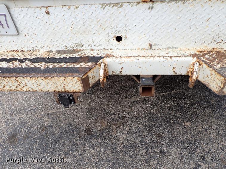 image for item DF8672 2003 Ford F250 Super Duty SuperCab utility bed pickup truck