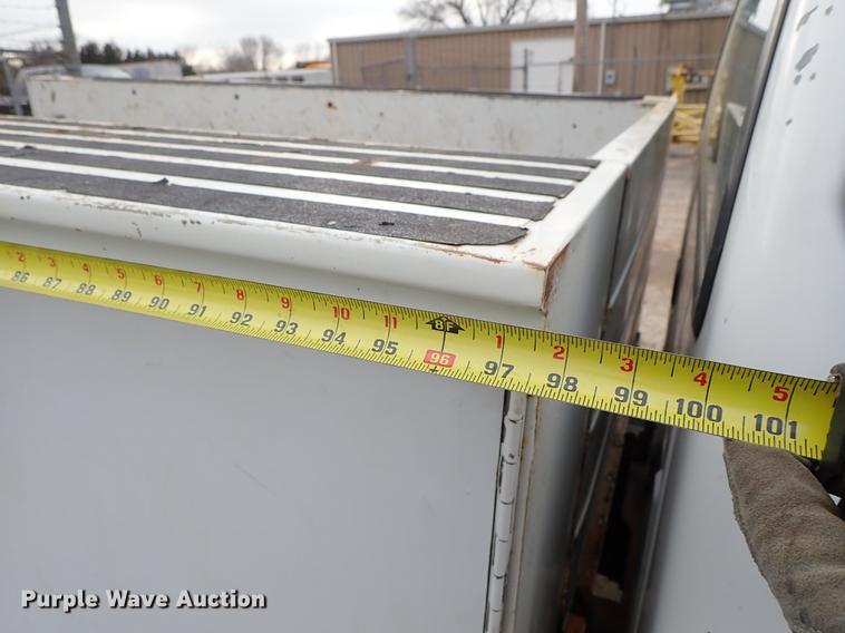 image for item DF8672 2003 Ford F250 Super Duty SuperCab utility bed pickup truck