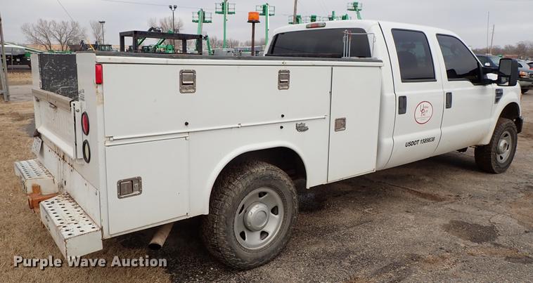 image for item DF8673 2008 Ford F250 Super Duty Crew Cab utility bed pickup truck