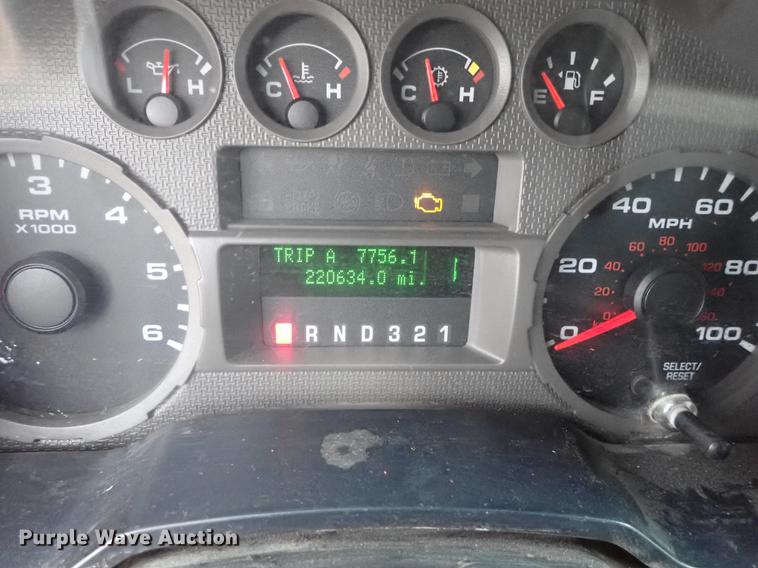 image for item DF8673 2008 Ford F250 Super Duty Crew Cab utility bed pickup truck