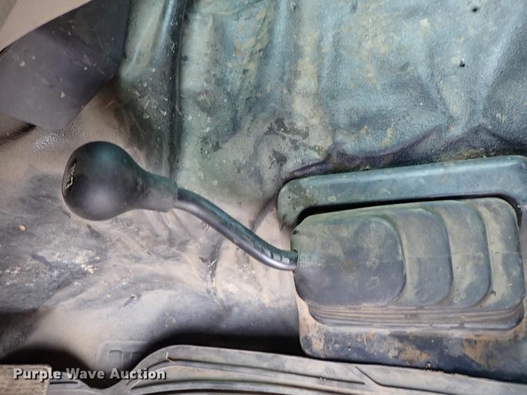 image for item DF8673 2008 Ford F250 Super Duty Crew Cab utility bed pickup truck