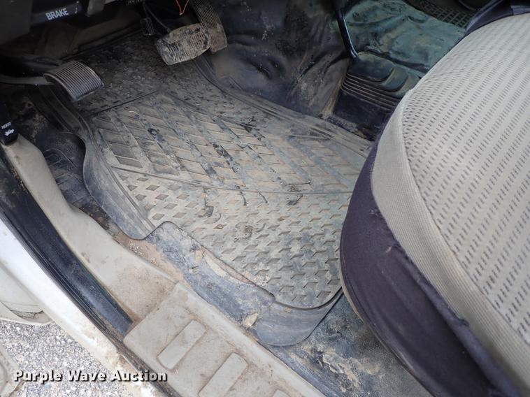 image for item DF8673 2008 Ford F250 Super Duty Crew Cab utility bed pickup truck