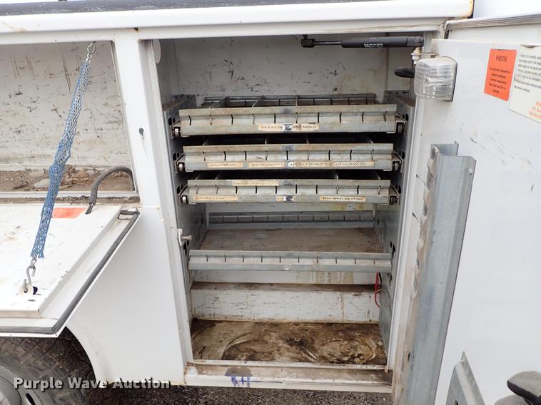 image for item DF8673 2008 Ford F250 Super Duty Crew Cab utility bed pickup truck