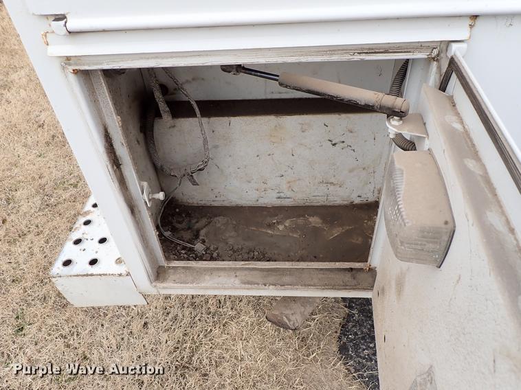 image for item DF8673 2008 Ford F250 Super Duty Crew Cab utility bed pickup truck