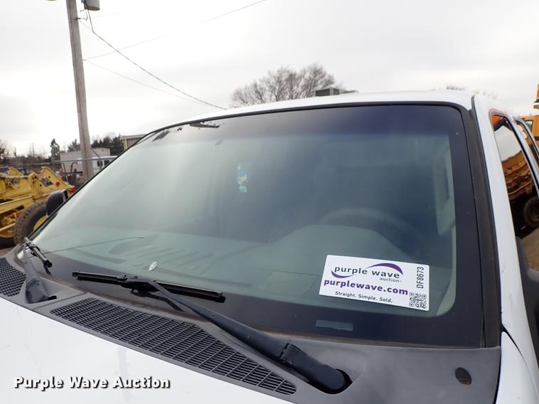 image for item DF8673 2008 Ford F250 Super Duty Crew Cab utility bed pickup truck