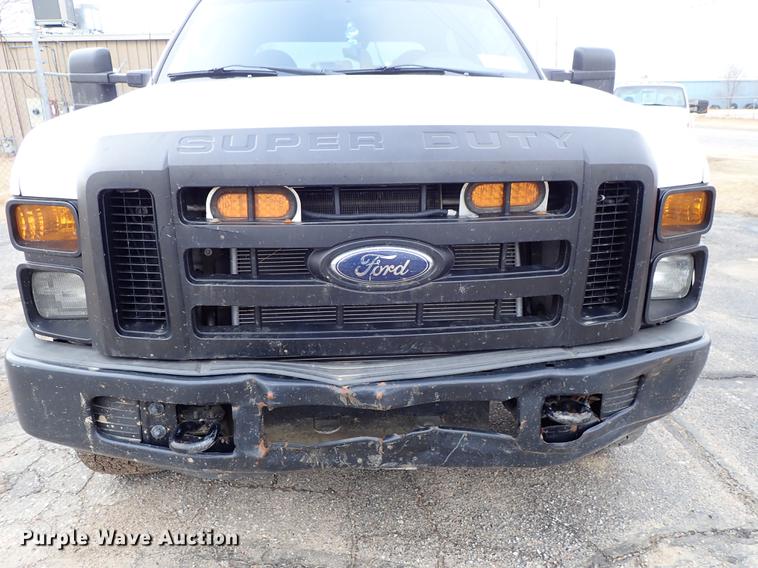 image for item DF8673 2008 Ford F250 Super Duty Crew Cab utility bed pickup truck