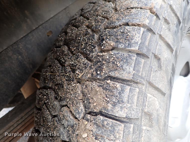 image for item DF8673 2008 Ford F250 Super Duty Crew Cab utility bed pickup truck