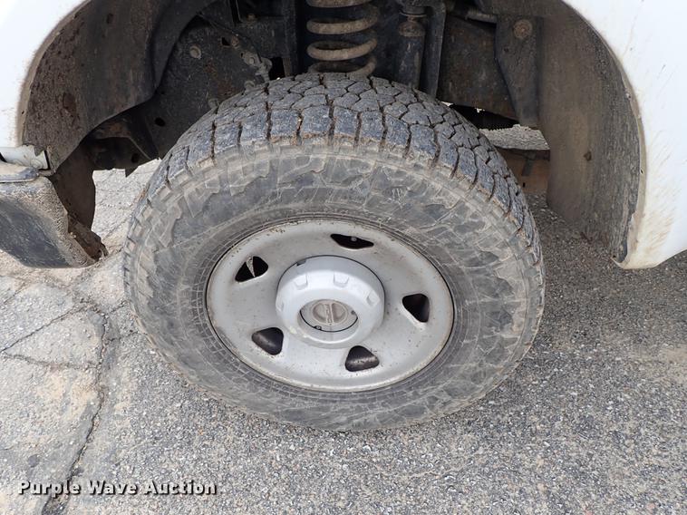 image for item DF8673 2008 Ford F250 Super Duty Crew Cab utility bed pickup truck