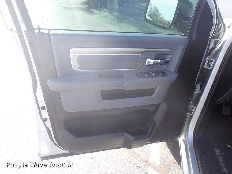 image for item DG2924 2016 Dodge Ram 1500 Quad Cab pickup truck