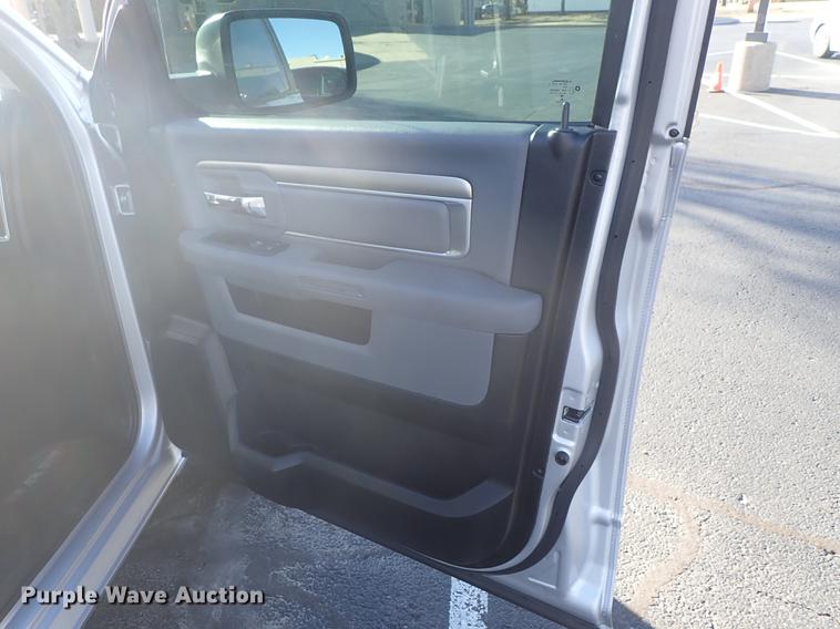 image for item DG2924 2016 Dodge Ram 1500 Quad Cab pickup truck