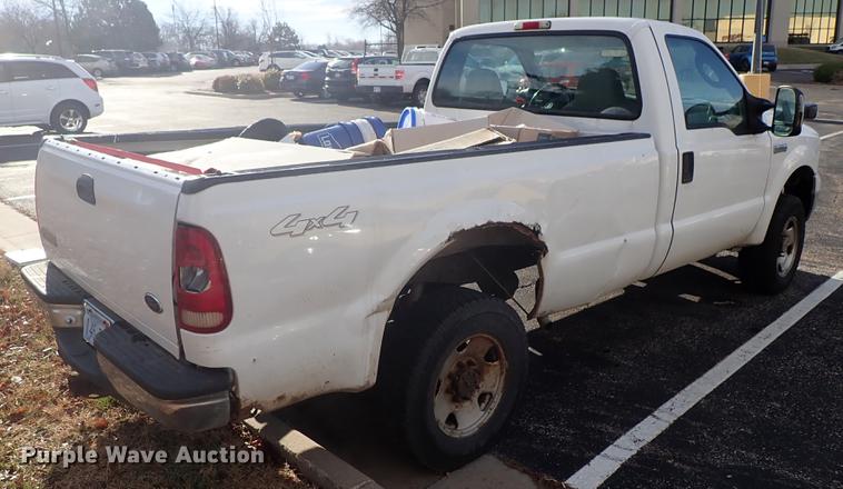 image for item DG2926 2005 Ford F250 Super Duty pickup truck