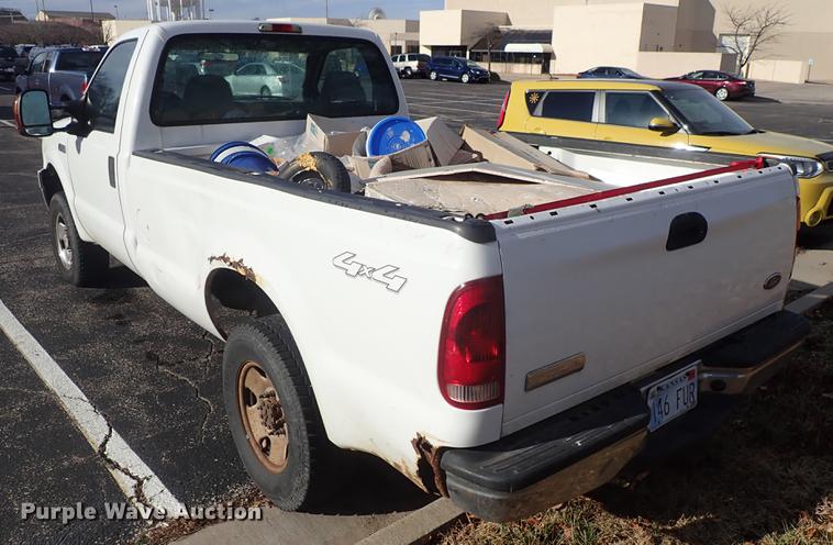 image for item DG2926 2005 Ford F250 Super Duty pickup truck