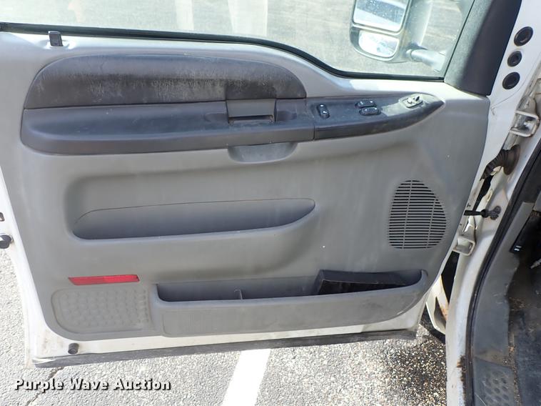 image for item DG2926 2005 Ford F250 Super Duty pickup truck