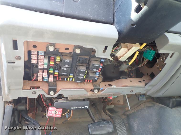 image for item DG2926 2005 Ford F250 Super Duty pickup truck