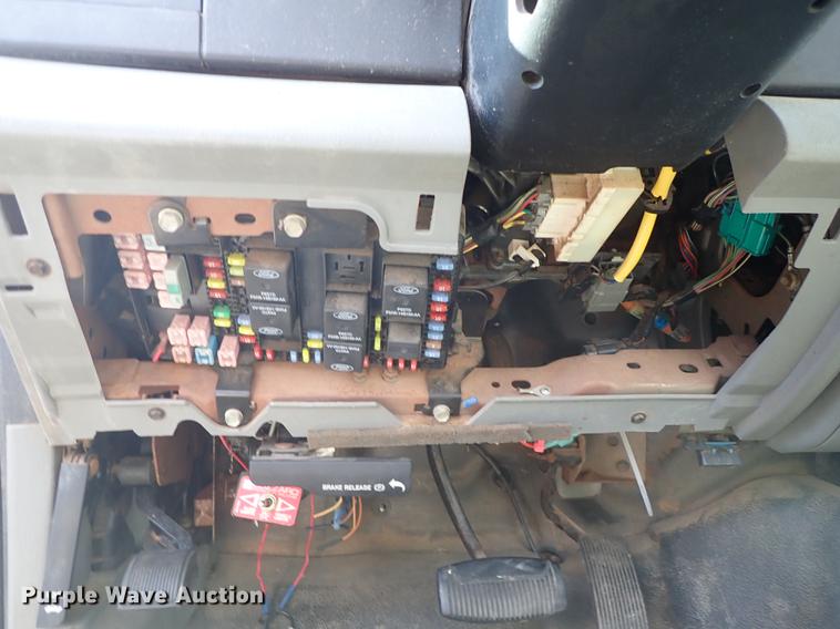 image for item DG2926 2005 Ford F250 Super Duty pickup truck