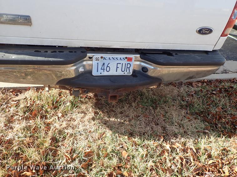 image for item DG2926 2005 Ford F250 Super Duty pickup truck