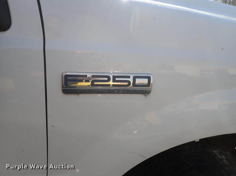 image for item DG2926 2005 Ford F250 Super Duty pickup truck