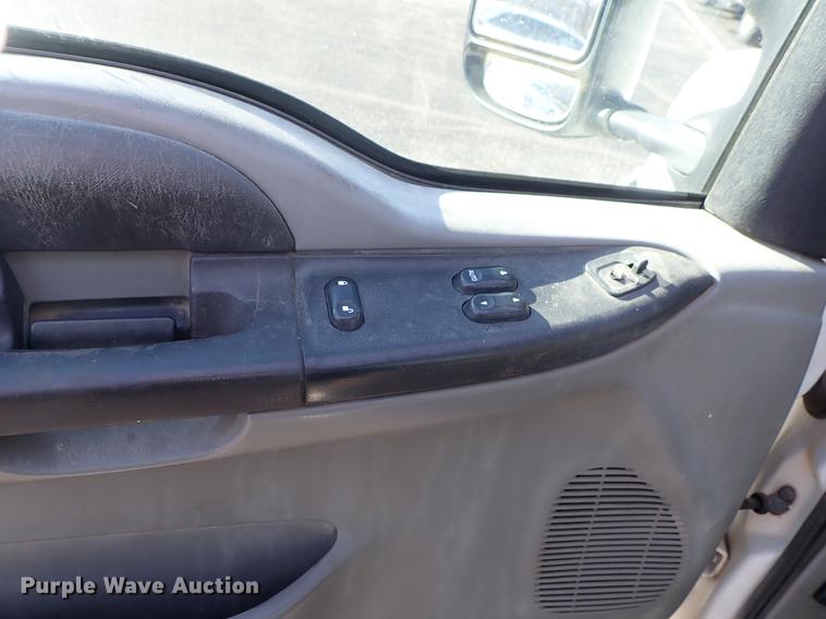 image for item DG2926 2005 Ford F250 Super Duty pickup truck