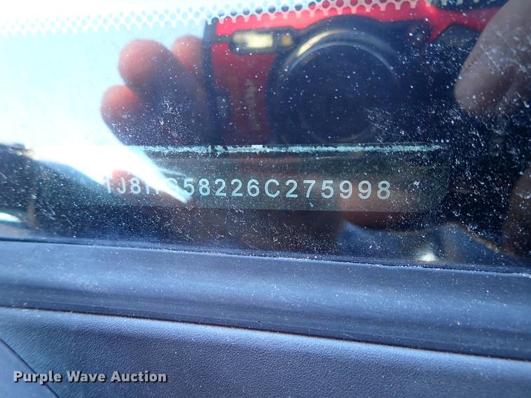 image for item DG2934 2006 Jeep Commander SUV