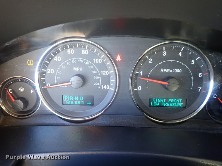 image for item DG2934 2006 Jeep Commander SUV