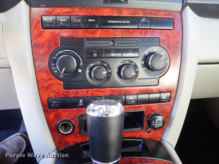 image for item DG2934 2006 Jeep Commander SUV