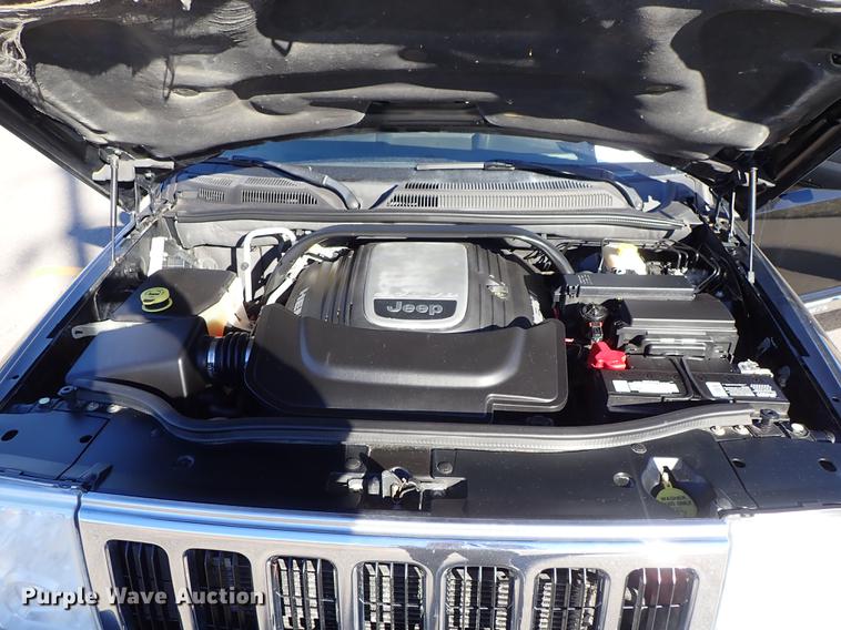 image for item DG2934 2006 Jeep Commander SUV