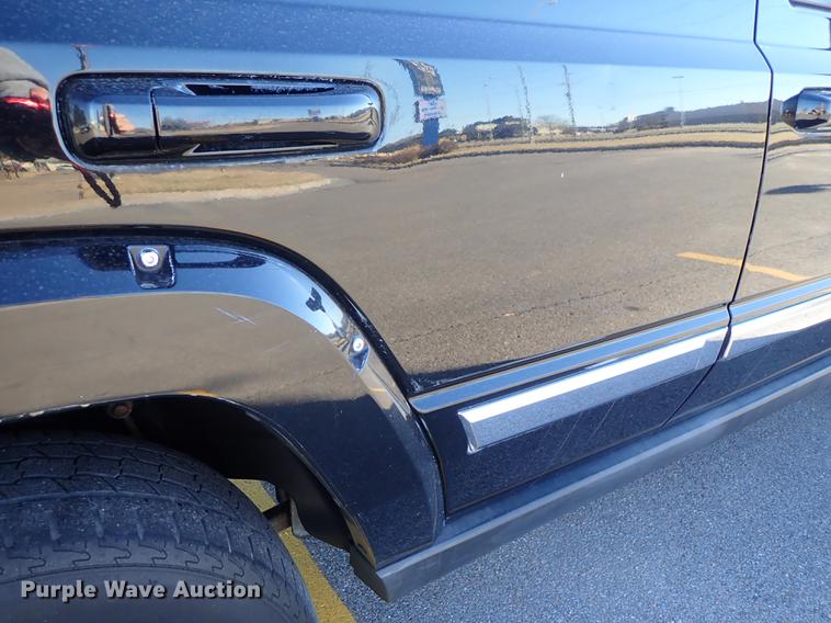 image for item DG2934 2006 Jeep Commander SUV