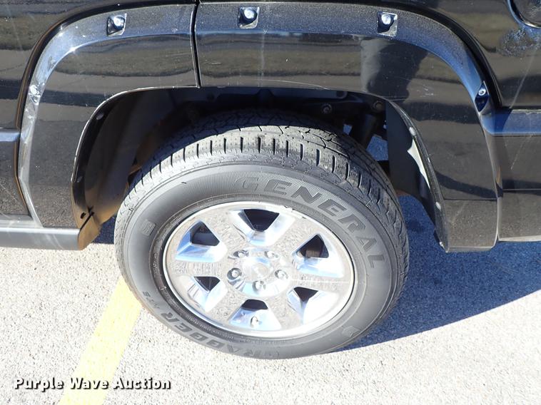 image for item DG2934 2006 Jeep Commander SUV