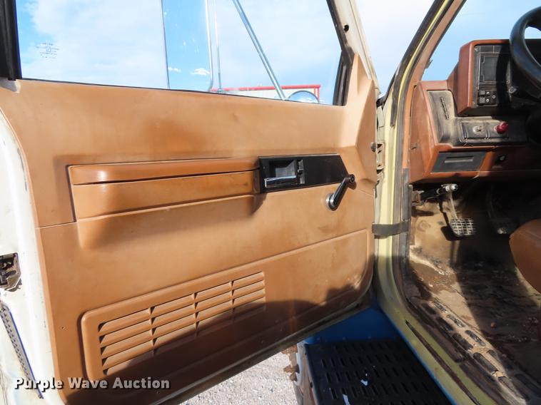 image for item DN9147 1991 GMC TopKick C7500 dump truck