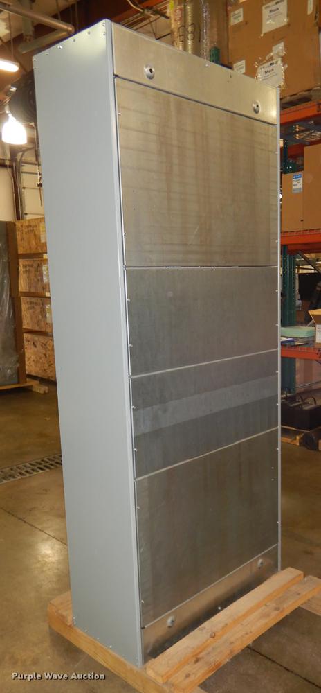 image for item DY9768 Siemens three breaker maintenance bypass panel