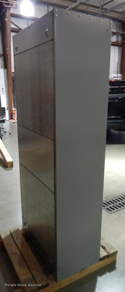 image for item DY9772 Siemens UPS maintenance bypass panel