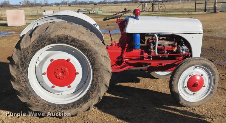 image for item EO9458 Ford 9N tractor
