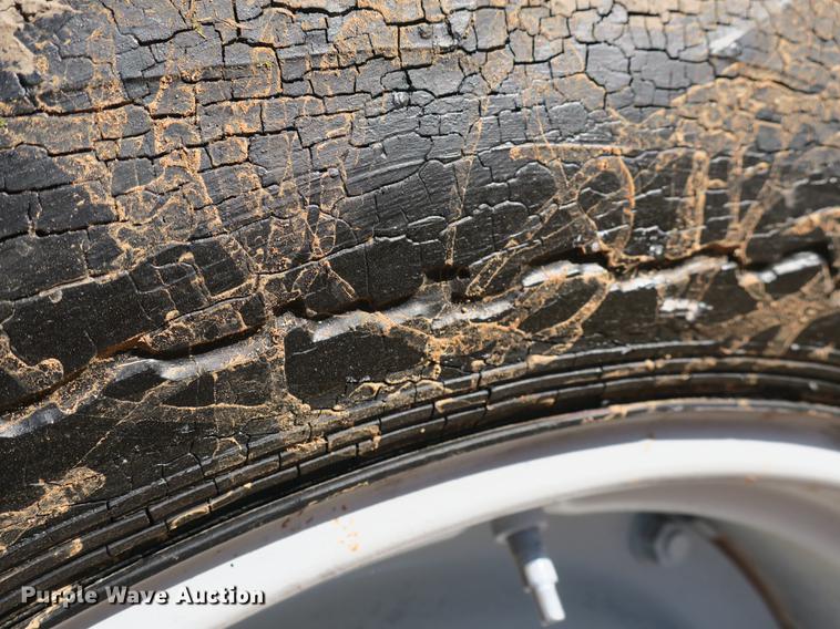 image for item EO9458 Ford 9N tractor