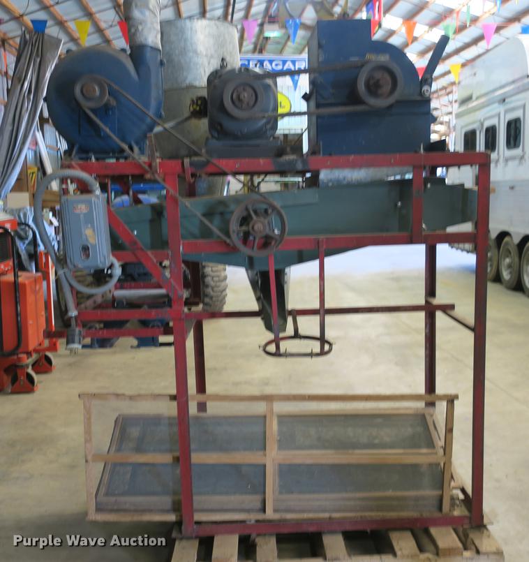 image for item EO9461 Big Chief hammer mill and screener