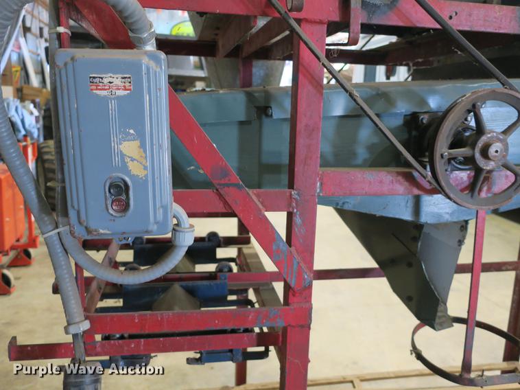 image for item EO9461 Big Chief hammer mill and screener