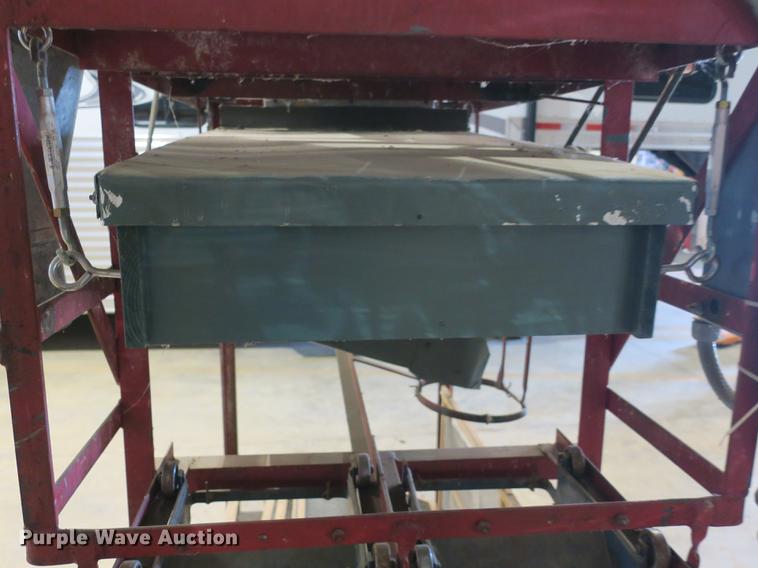 image for item EO9461 Big Chief hammer mill and screener