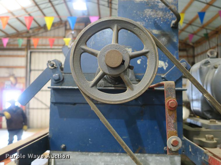 image for item EO9461 Big Chief hammer mill and screener